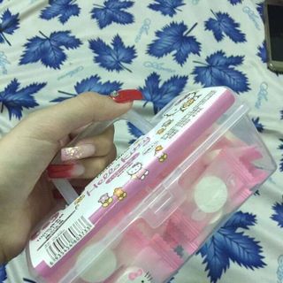 Mặt nạ giấy viên nén kitty bao Cute cây me 

Lẻ 5k/viên 
10vien 35k 
1 hộp 50vien 85k 

Bỏ nạ nén vào sữa tươi - nc hoa quả hay lotion cho nở ra thành mặt nạ rồi đắp dưỡng da hen