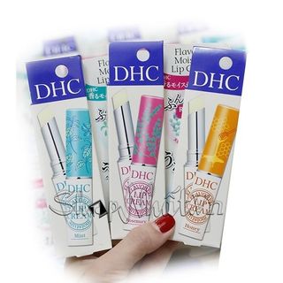 Son dưỡng và trị thâm môi DHC 15g Nhật