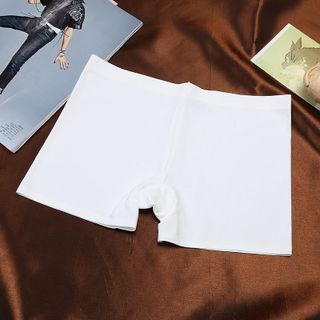 Quần đúc dáng đùi độc đáo tinh tế
