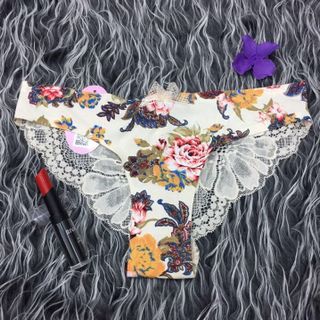 Quần lót hoa nhí không đường may gây t