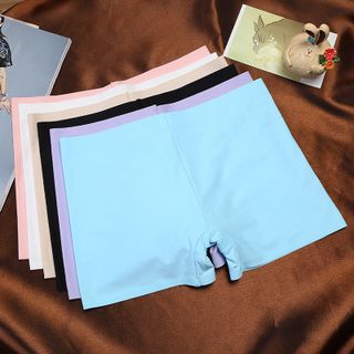 Quần đúc dáng đùi độc đáo tinh tế