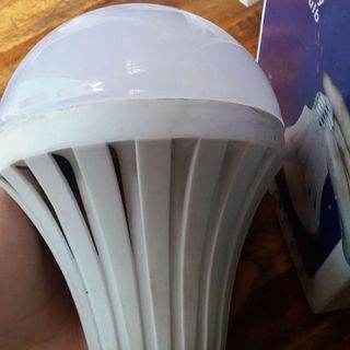 BÓNG ĐÈN LED TÍCH ĐIỆN 12W