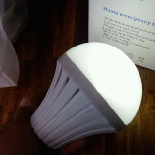 BÓNG ĐÈN LED TÍCH ĐIỆN 12W