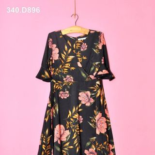 D896- Đầm hoa tay loe