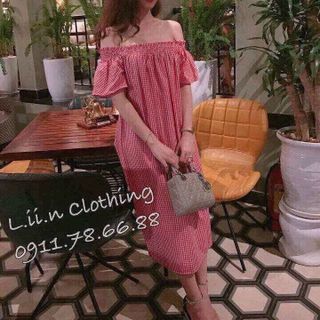 Đầm caro trễ vai
