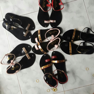 sandan sỉ giá rẻ