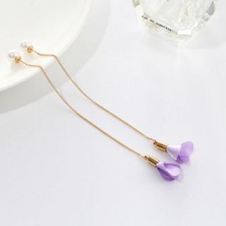 Bông tai giá sỉ 25k 1 đôi đơn 500k là được sỉ mỗi sản phẩm 1 món cộng lại cũng đuợc nha các bạn