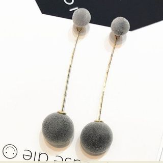 Bông tai giá sỉ 18k 1 đôi đơn 500k là được sỉ mỗi sản phẩm 1 món cộng lại cũng đuợc nha các bạn