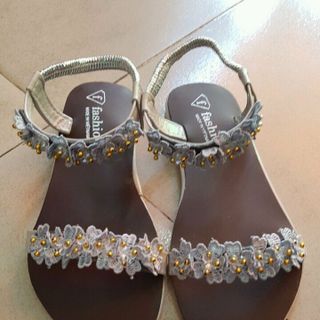 sandan sỉ giá rẻ