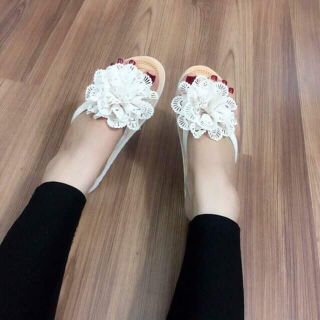 dép xỏ ngón nữ hoa xinh