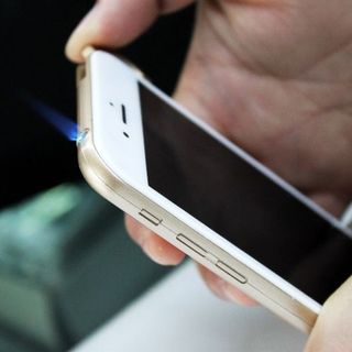 Hộp Quẹt Bật Lửa Kiểu Dáng Iphone 6 Siêu Độc