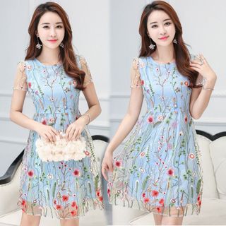 Đầm Xòe Ren Lưới Thêu Sun Flowers Xanh
