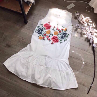 đầm trắng phối hoạ tiết