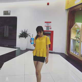 Áo peplum vạt chéo vàng
