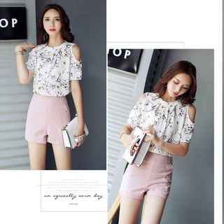 Áo sơ mi trắng kiểu cổ tròn xếp ly hở vai
