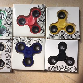 Con quay spinner nhựa