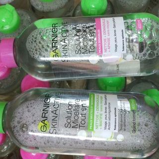 Nước tẩy trang Garnier Skin Naturals