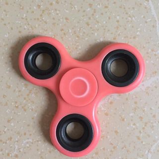 Con quay spinner dạ quang
