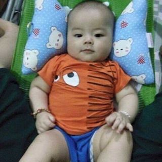 gối giữ đầu cho bé