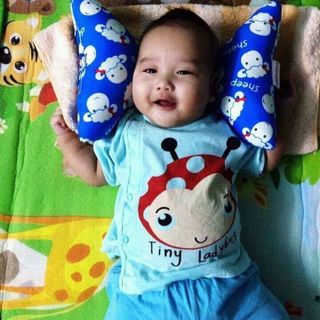 gối giữ đầu cho bé