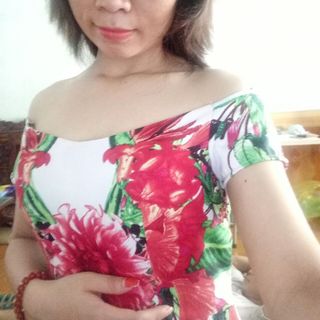ĐẦM XÒE HỞ VAI DẠO PHỐ ĐI CHƠI