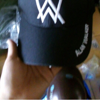 Đồ Alan Walker