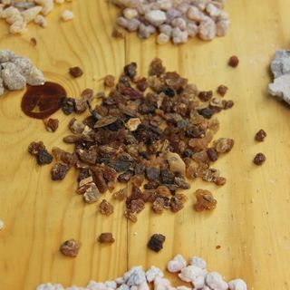 Nhũ Hương Frankincense Tinh Giọt - hộp 100 gram