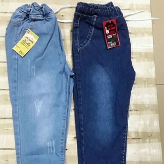 Quần baggy nữ với chất jean co giãn