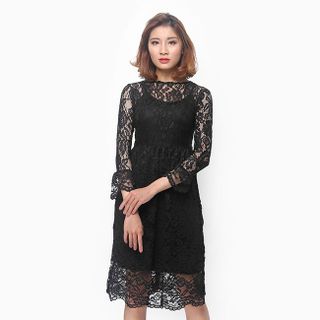 Set đầm ren tay loe sành điệu màu đen