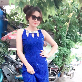 đầm ren kim sa