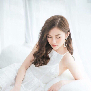 Đầm ren thiết kế