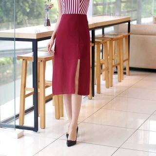 Đầm ôm phối kẻ thân trên