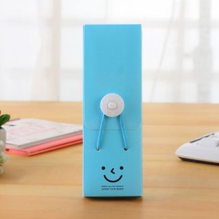 Hộp bút nhựa mặt cười