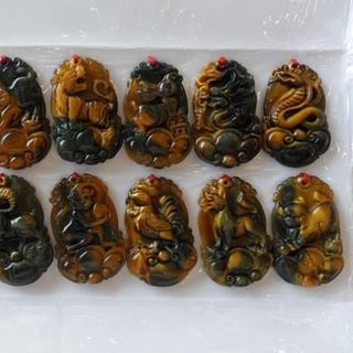 Mặt dây chuyền đá quý