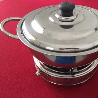 Bộ bếp cồn và nồi lẩu với kiểu dáng gọn nhẹ