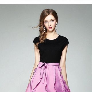 SET CHÂN VÁY HỒNG ÁO THUN ĐEN - DT282