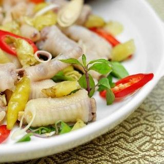 Chân gà muối giá từ 170k/kg