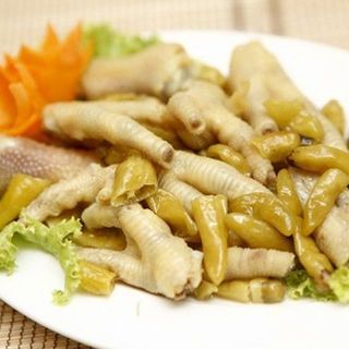 Chân gà muối giá từ 170k/kg