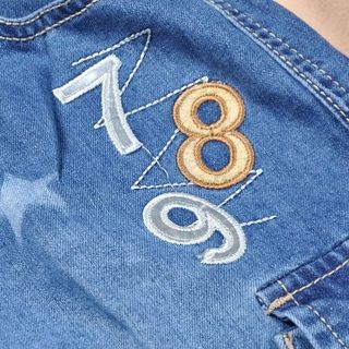 Quần short jeans bé trai ngôi sao