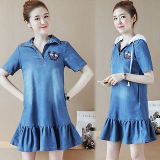 Đầm Jean Đuôi Cá Nón Trắng Rời Thêu Hoa Hồng Bee