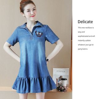 Đầm Jean Đuôi Cá Nón Trắng Rời Thêu Hoa Hồng Bee