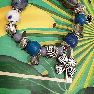 Vòng tay đá phong thủy thiên nhiên Tropical Pinky Hot nhất mùa hè