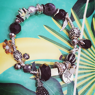 Vòng tay đá phong thủy thiên nhiên Tropical Pinky Hot nhất mùa hè