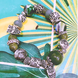 Vòng tay đá phong thủy thiên nhiên Tropical Pinky Hot nhất mùa hè