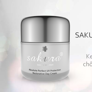 Kem Dưỡng Trắng Da Tái Tạo Và Phục Hồi Ban Ngày Sakura của Nhậtv