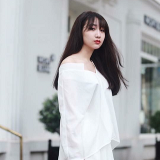 áo sơmi cổ V 2 màu đen/trắng