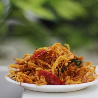 Sỉ khô gà lá chanh giá tốt 165000 /kg