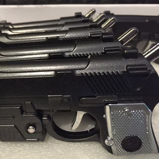 Bật Lửa Súng Pistol Giật Điện Troll Bạn - Có Đèn Pin