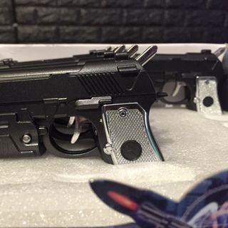 Bật Lửa Súng Pistol Giật Điện Troll Bạn - Có Đèn Pin