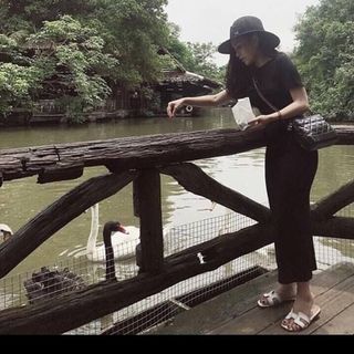 Đầm maxi xẻ sau